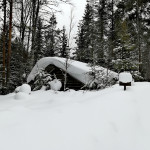 Hütte im Winter in Schweden