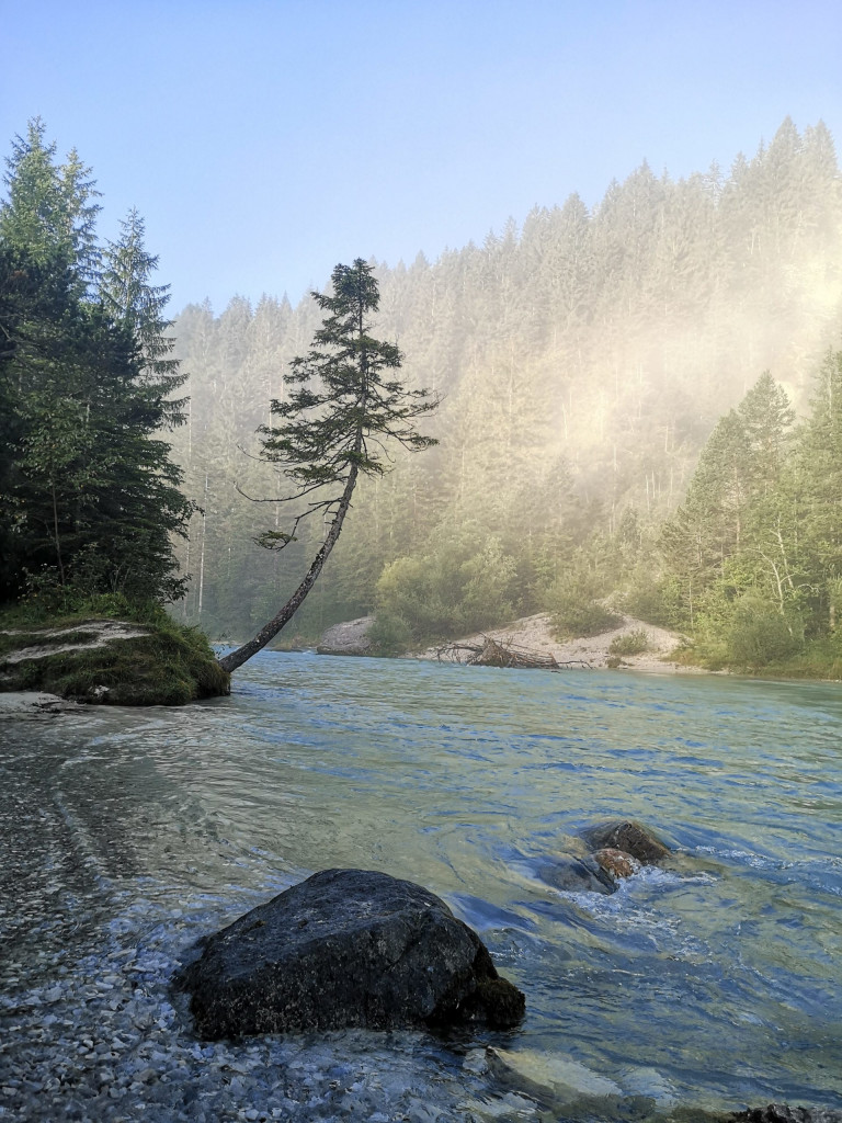 Isar am Naturcampingplatz Mittenwald