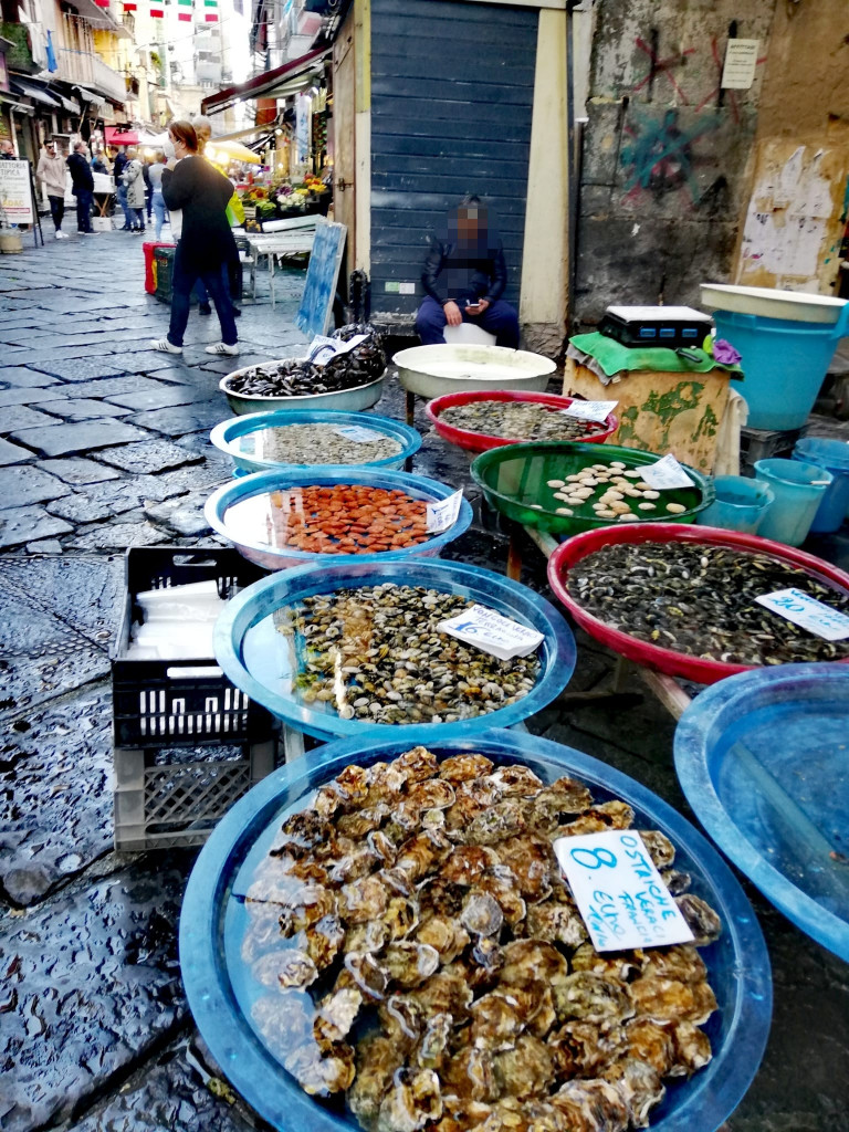 Fischmarkt Neapel Porta Nolana Muscheln 