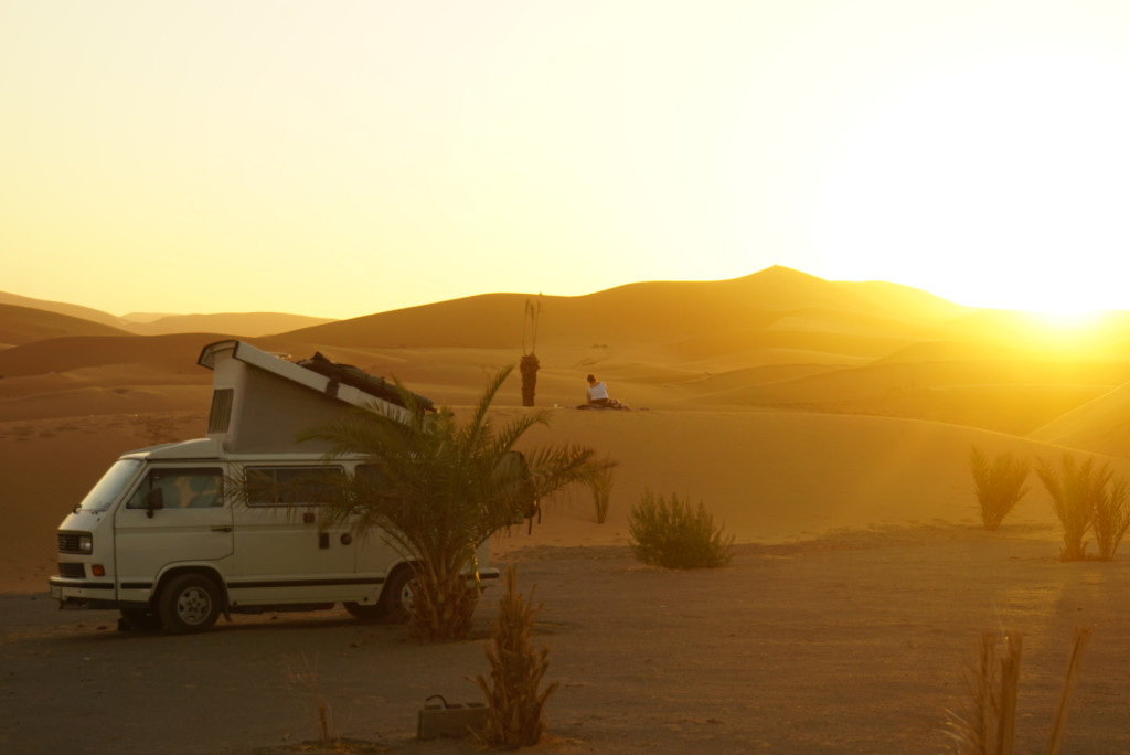 Sonnenaufgang sahara wüste desert vw t3 vw bus