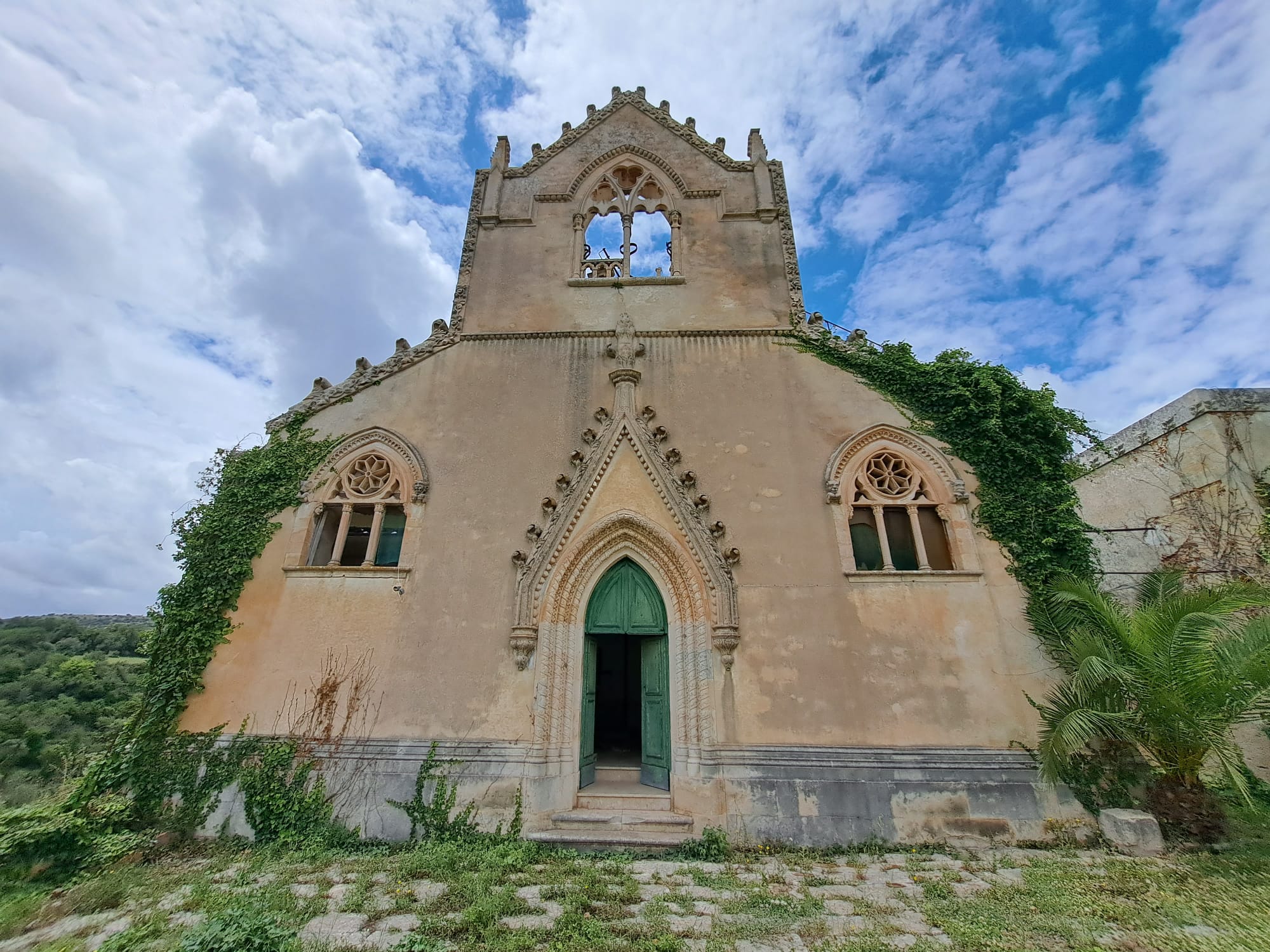 kirche verfallen legende lost place