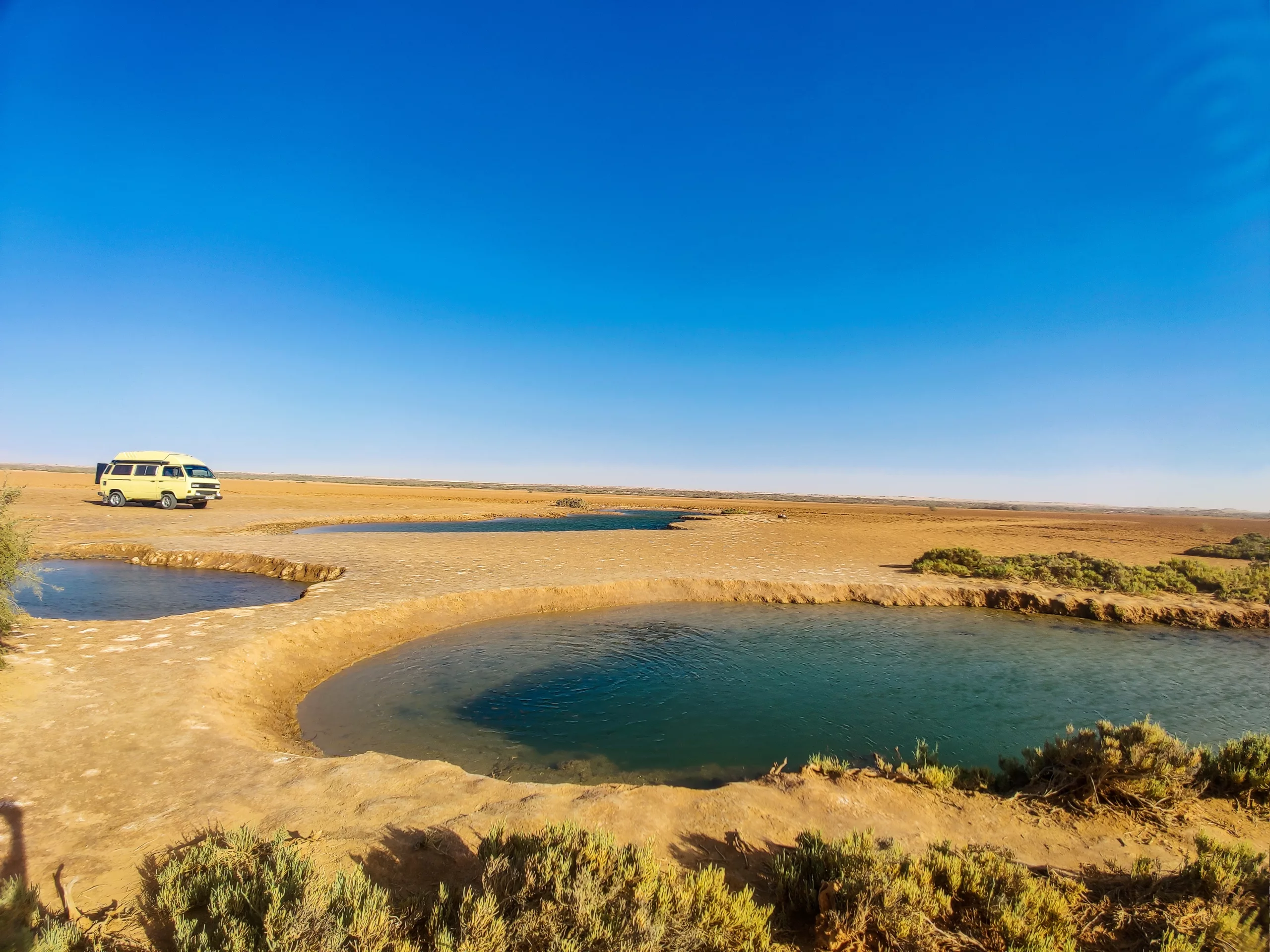 sebkha imlili sahara westsahara wüste vwt3 salzwasser